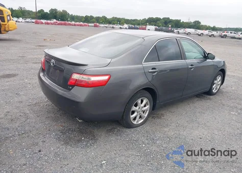 2007 Toyota Camry Le V6 z USA, uszkodzony, nr VIN 4T1BK46K27U501005